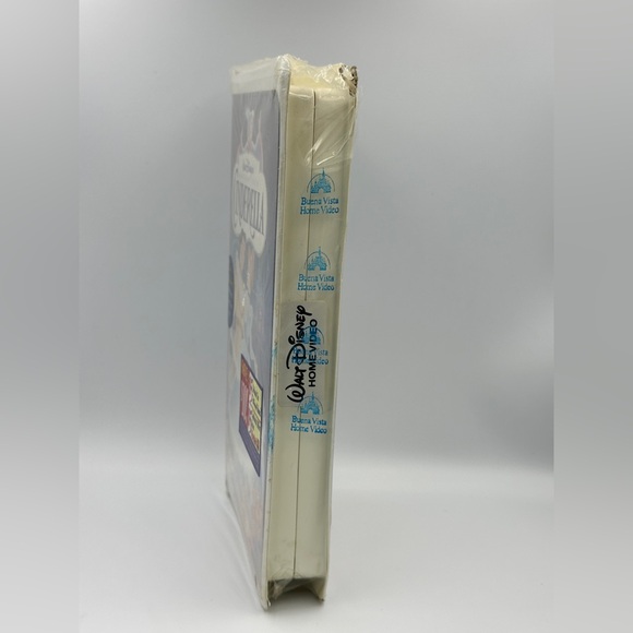 CINDERELLA 1995 VHS CLAMSHELL FACTORY SEALED WALT DISNEY MASTERPIECE COLLECTION - Picture 6 of 6